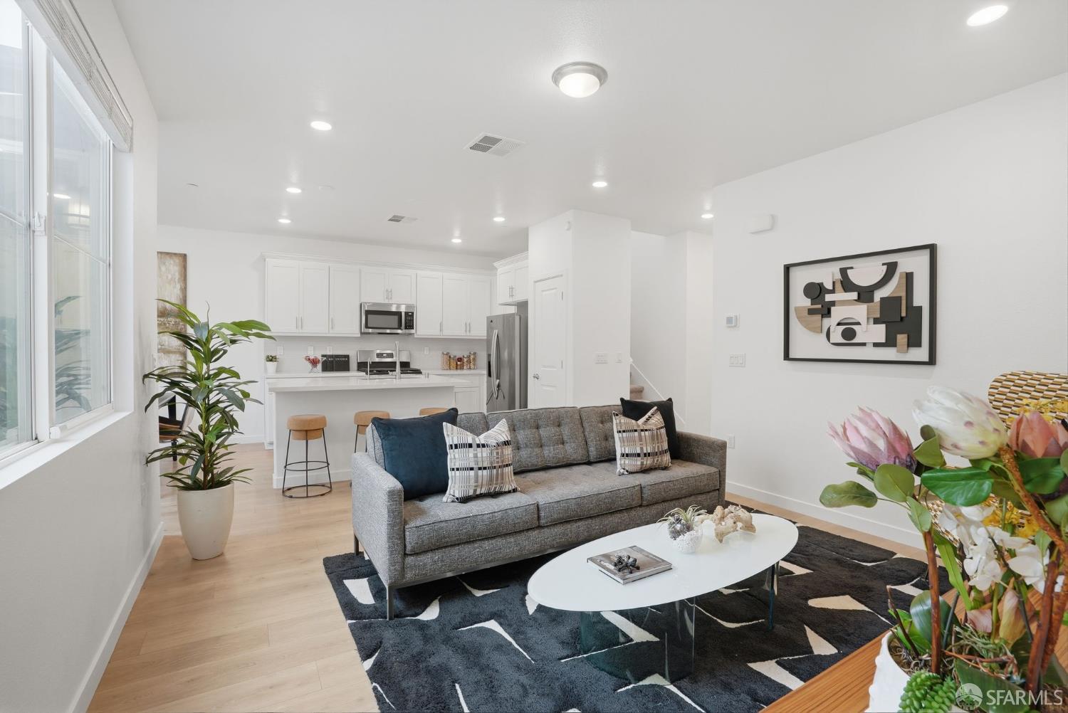 Detail Gallery Image 3 of 36 For 1520 Landing St, Pittsburg,  CA 94565 - 5 Beds | 4 Baths