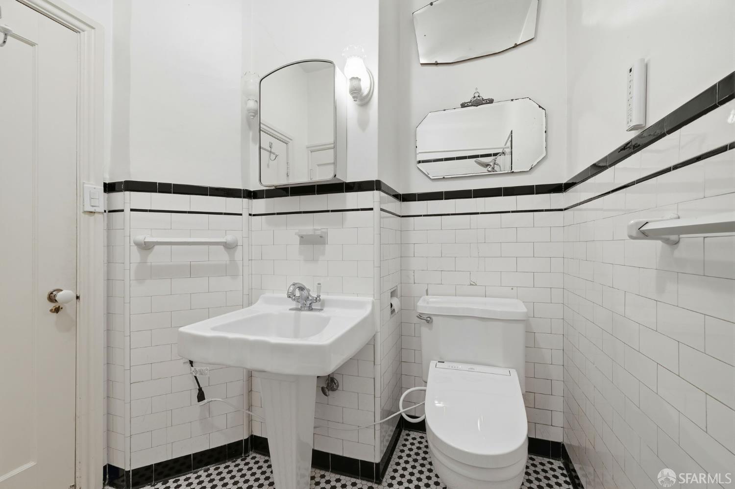 Detail Gallery Image 40 of 61 For 72 Castro St, San Francisco,  CA 94114 - 4 Beds | 2 Baths