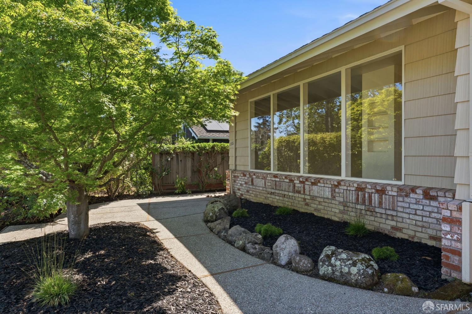 Detail Gallery Image 3 of 41 For 1322 Ashwood Ct, San Mateo,  CA 94402 - 3 Beds | 2 Baths