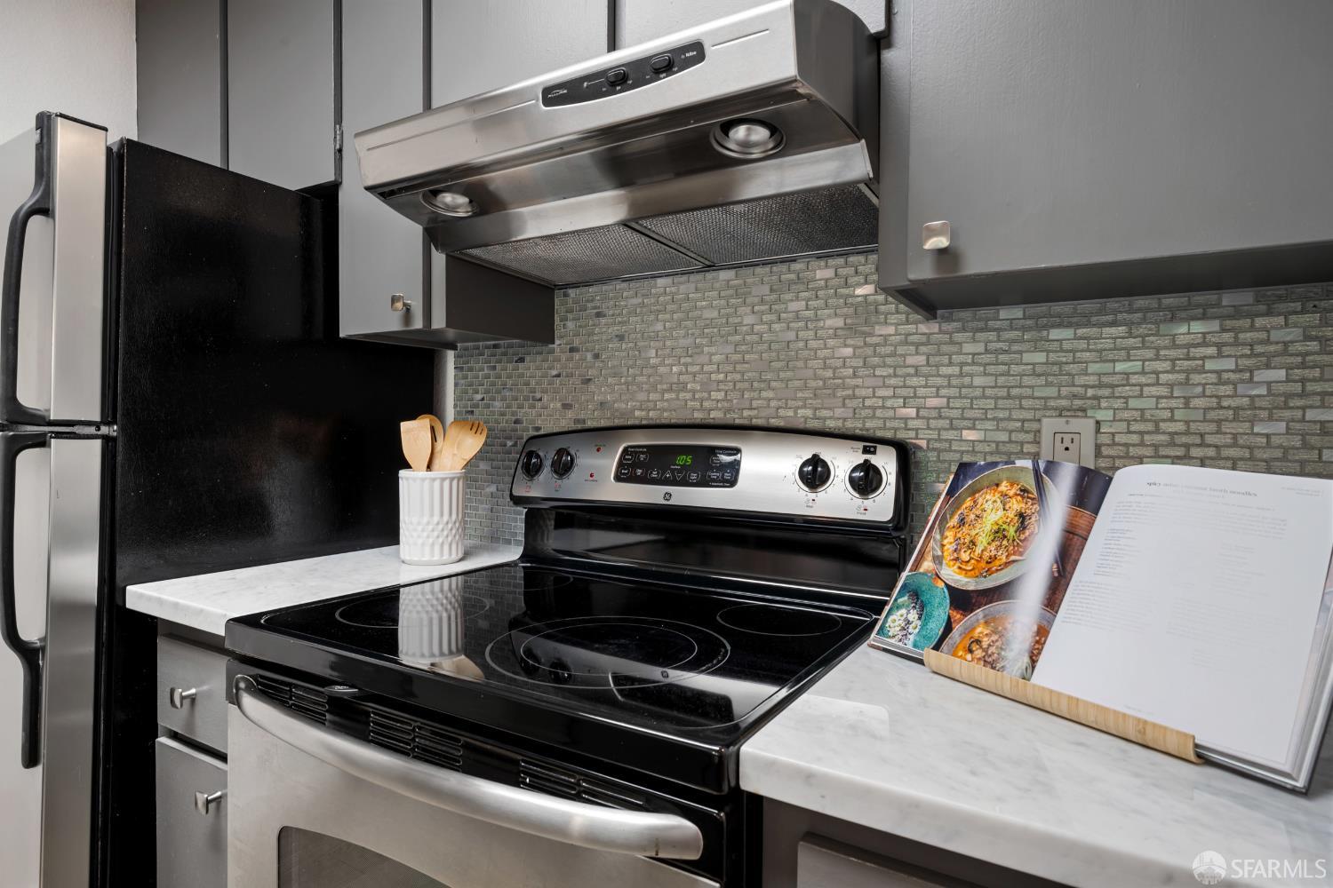 Detail Gallery Image 6 of 25 For 2149 Shelter Creek Ln, San Bruno,  CA 94066 - 1 Beds | 1 Baths