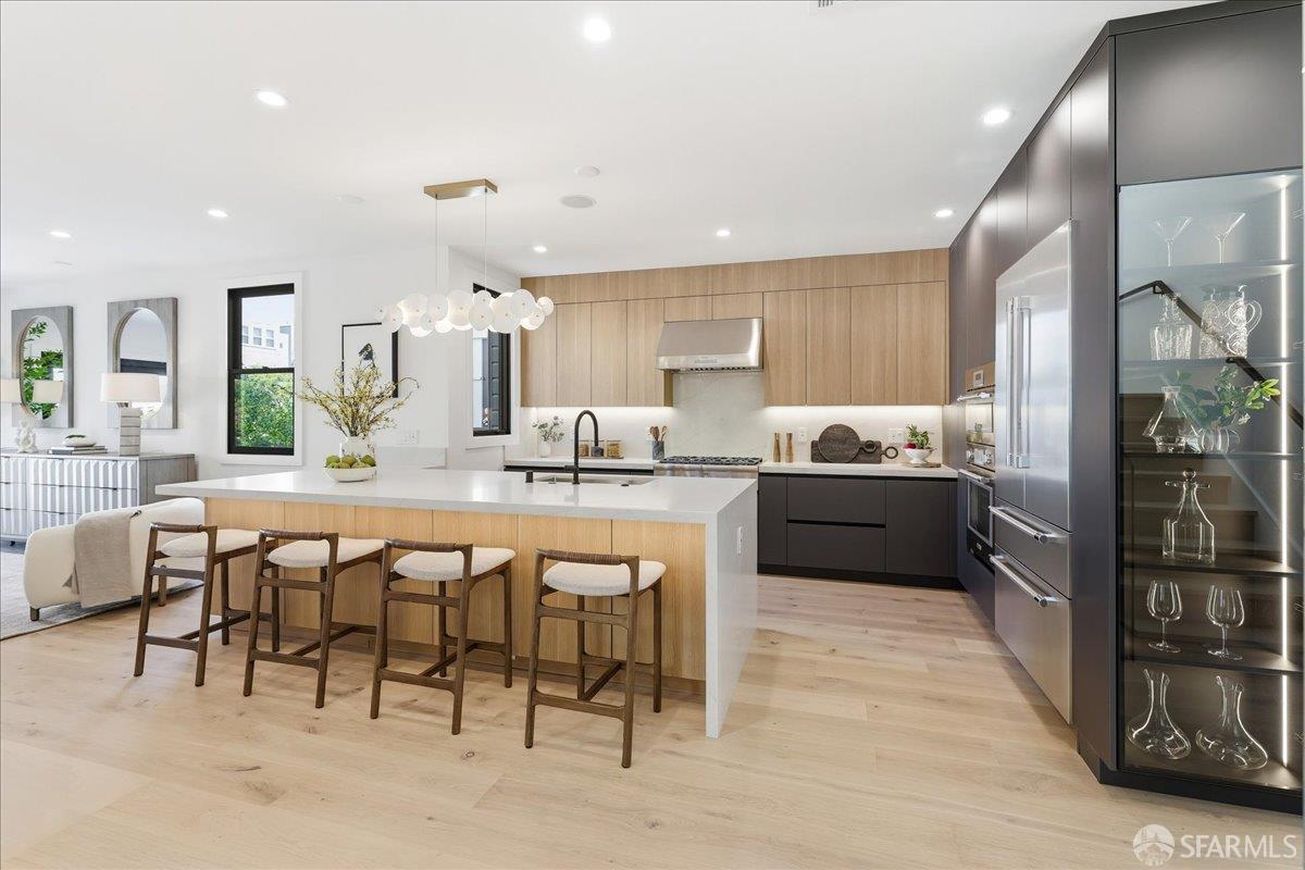 Detail Gallery Image 15 of 83 For 554 18th Ave, San Francisco,  CA 94121 - 5 Beds | 3/1 Baths