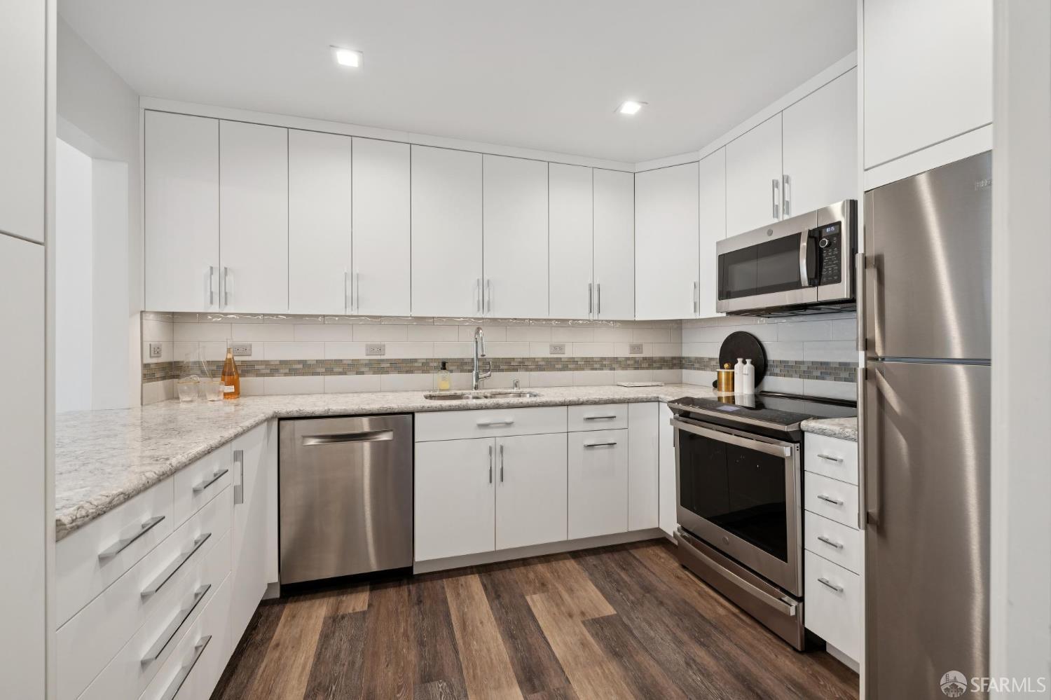 Detail Gallery Image 6 of 13 For 1350 California St #302,  San Francisco,  CA 94109 - 1 Beds | 1 Baths