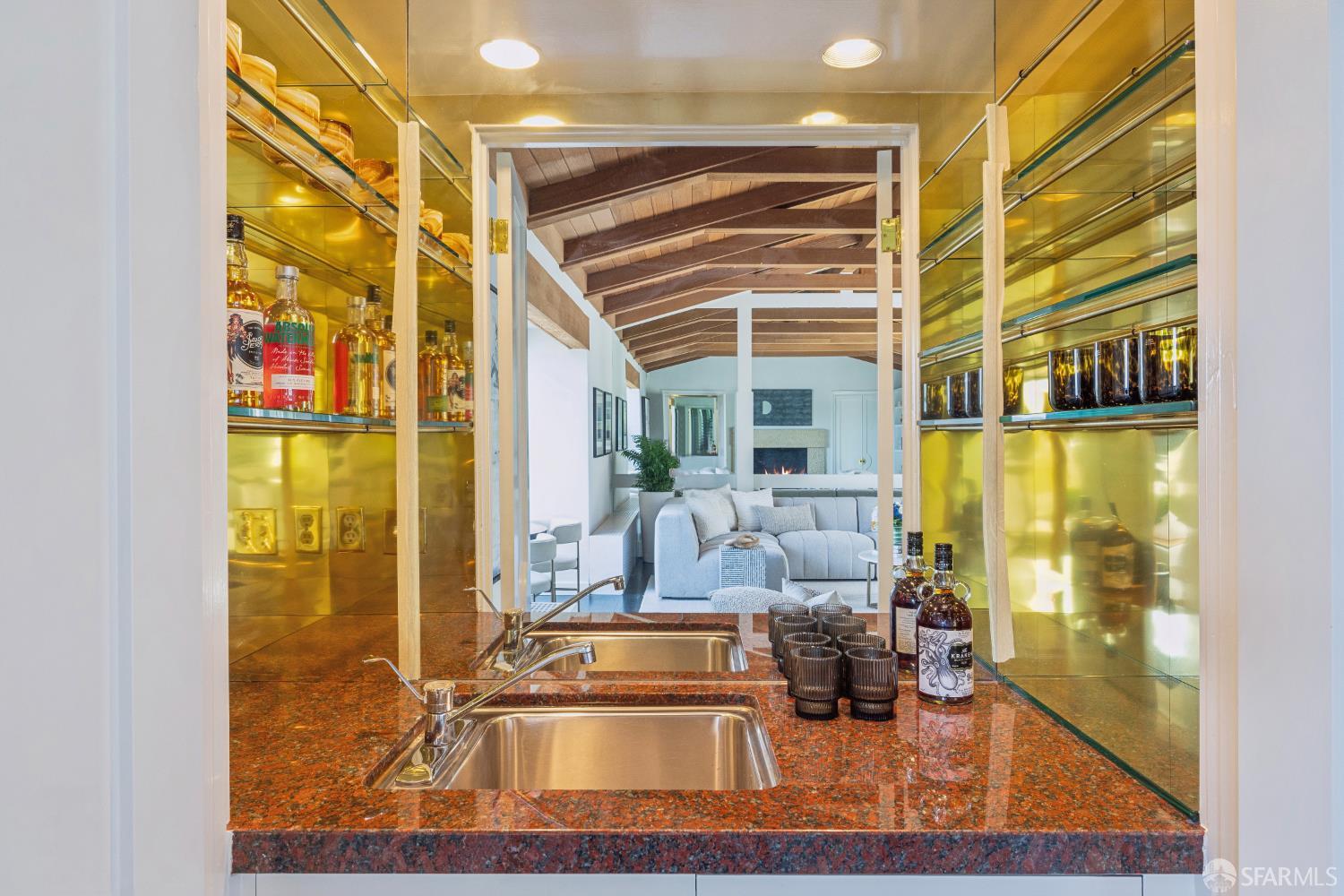 Detail Gallery Image 42 of 59 For 2684 Green St, San Francisco,  CA 94123 - 4 Beds | 4/1 Baths