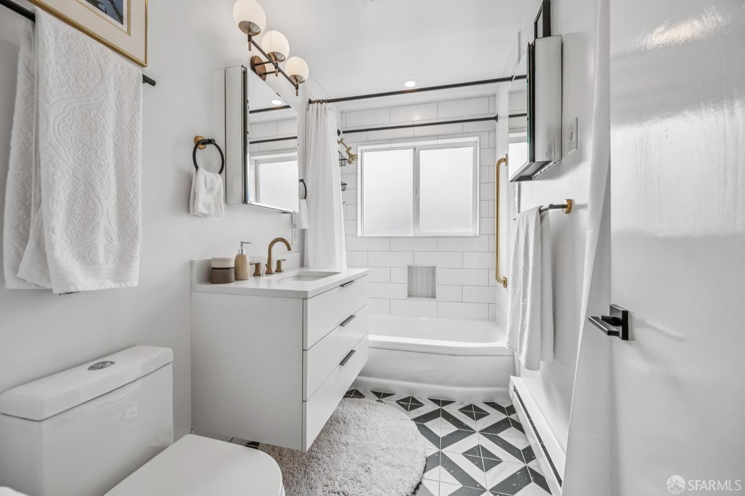 Detail Gallery Image 13 of 16 For 849 Noe St #1,  San Francisco,  CA 94114 - 1 Beds | 1 Baths