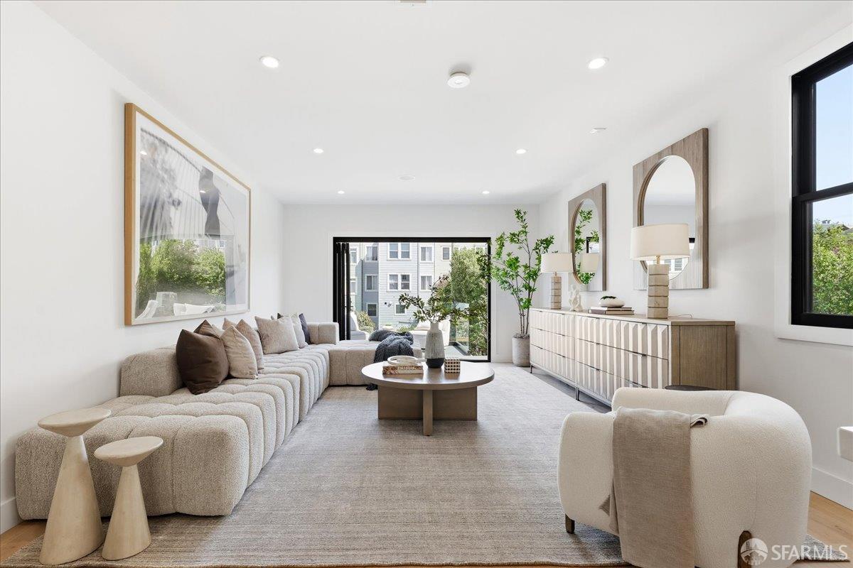 Detail Gallery Image 23 of 83 For 554 18th Ave, San Francisco,  CA 94121 - 5 Beds | 3/1 Baths