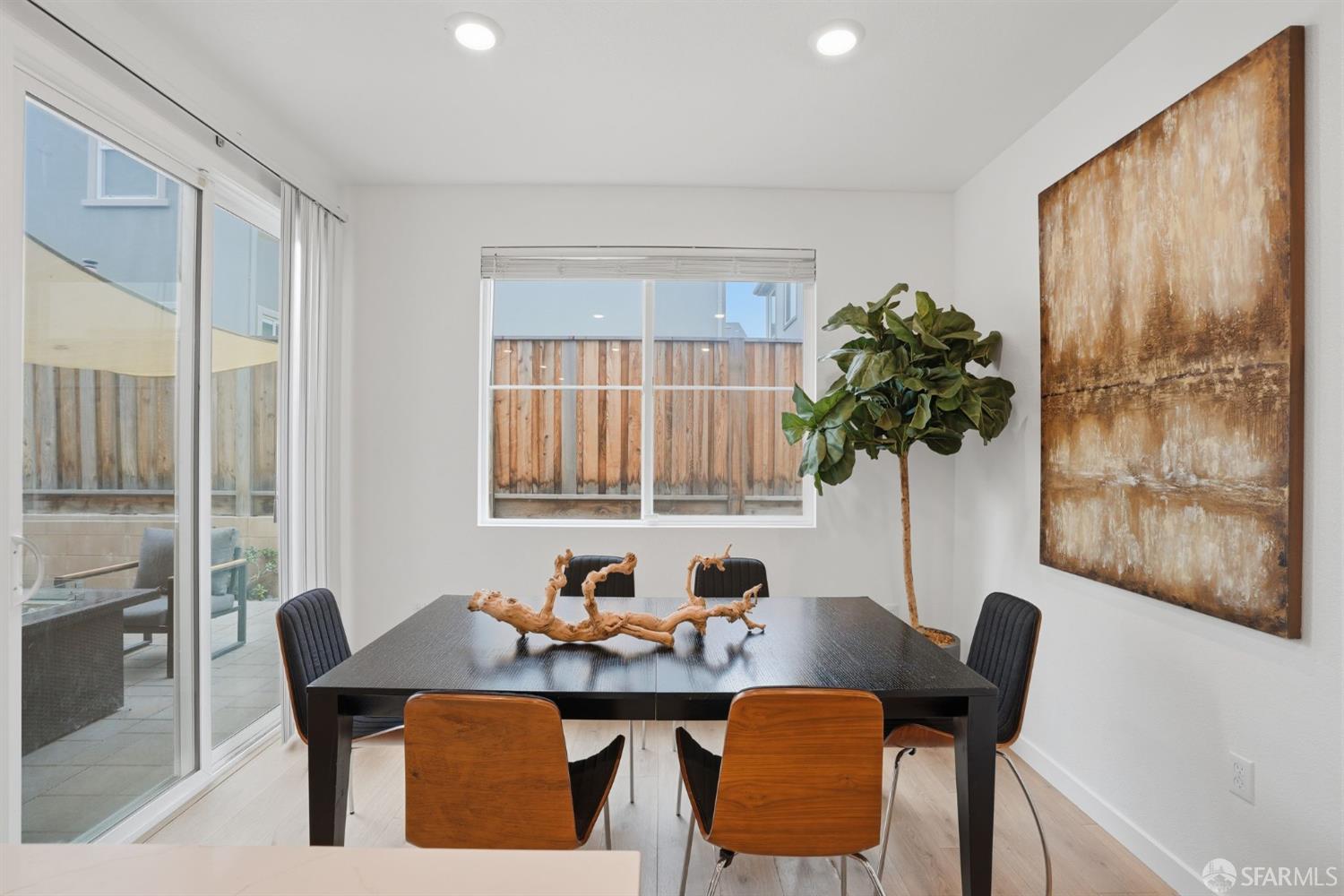 Detail Gallery Image 11 of 36 For 1520 Landing St, Pittsburg,  CA 94565 - 5 Beds | 4 Baths