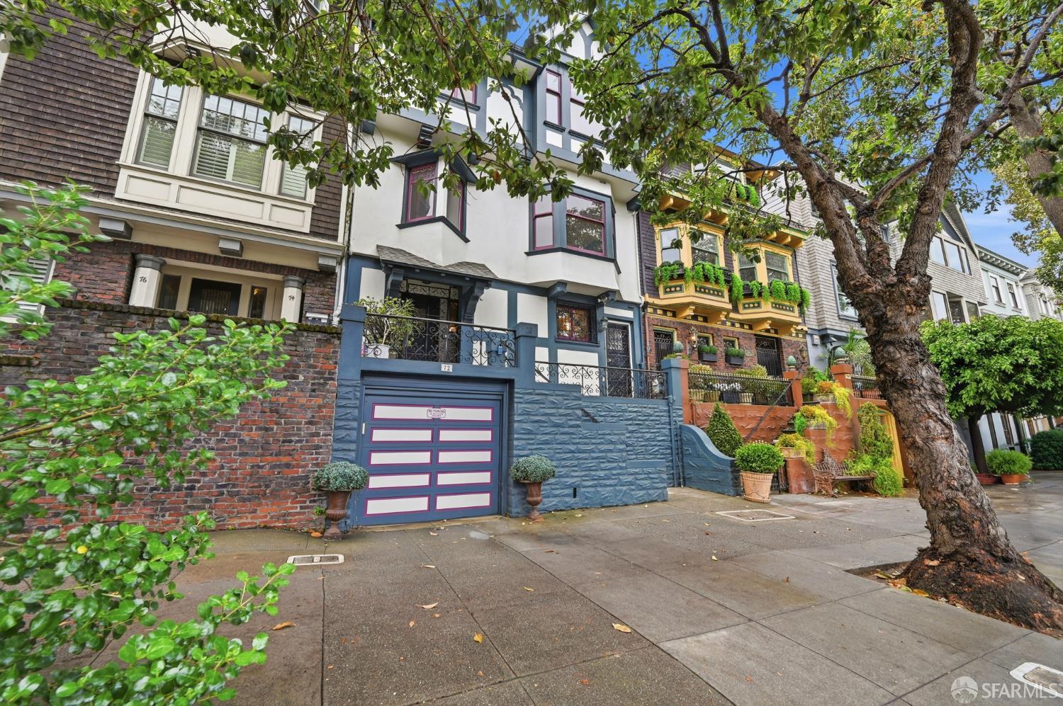 Detail Gallery Image 3 of 61 For 72 Castro St, San Francisco,  CA 94114 - 4 Beds | 2 Baths