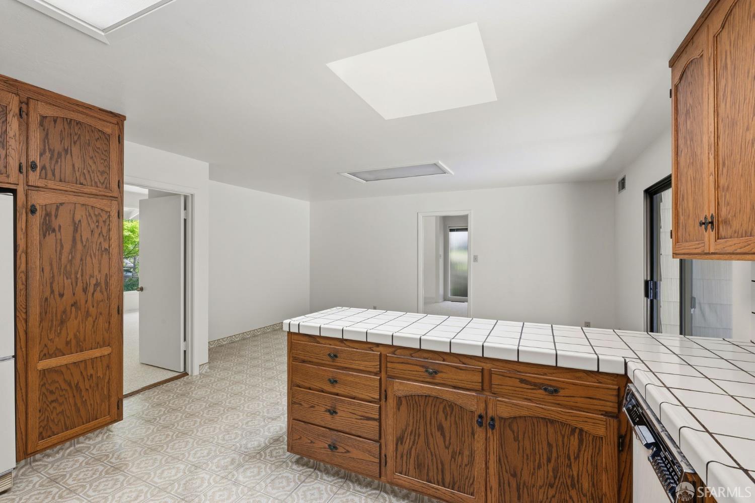 Detail Gallery Image 15 of 41 For 1322 Ashwood Ct, San Mateo,  CA 94402 - 3 Beds | 2 Baths
