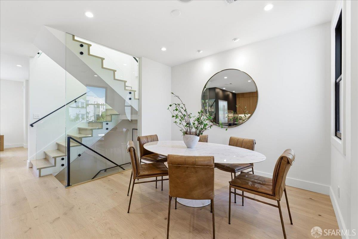 Detail Gallery Image 20 of 83 For 554 18th Ave, San Francisco,  CA 94121 - 5 Beds | 3/1 Baths