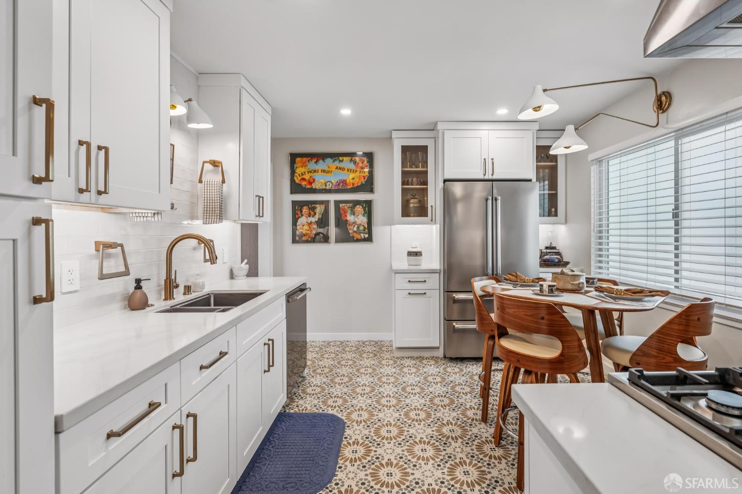 Detail Gallery Image 7 of 16 For 849 Noe St #1,  San Francisco,  CA 94114 - 1 Beds | 1 Baths