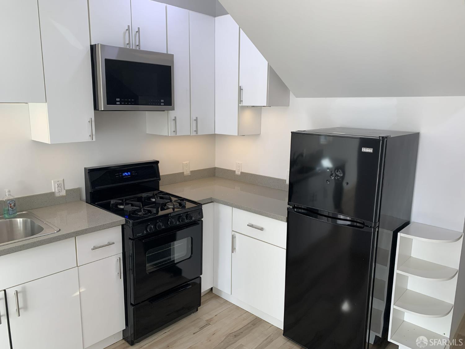 Detail Gallery Image 13 of 25 For 3312 17th St, San Francisco,  CA 94110 - – Beds | – Baths