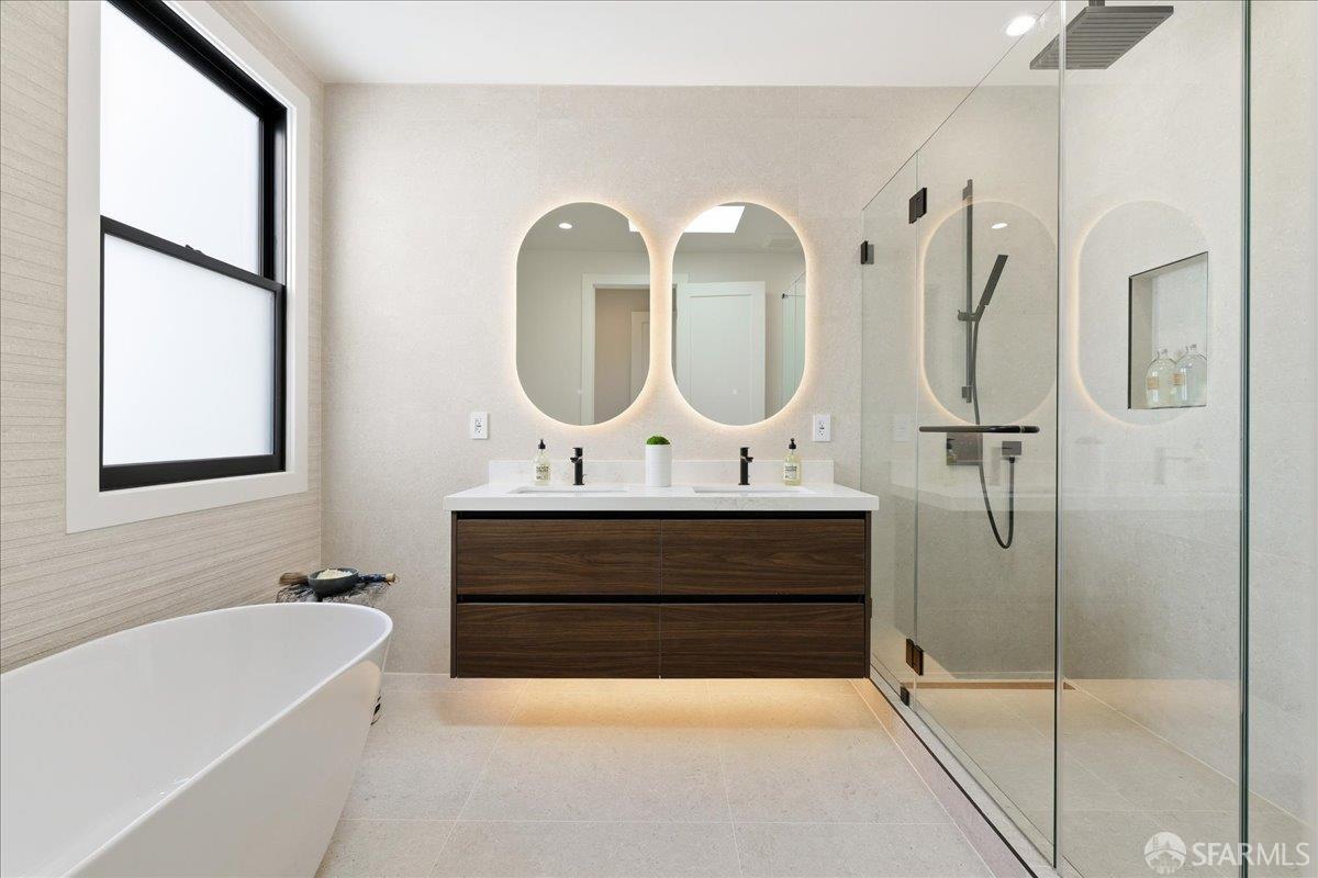 Detail Gallery Image 37 of 83 For 554 18th Ave, San Francisco,  CA 94121 - 5 Beds | 3/1 Baths