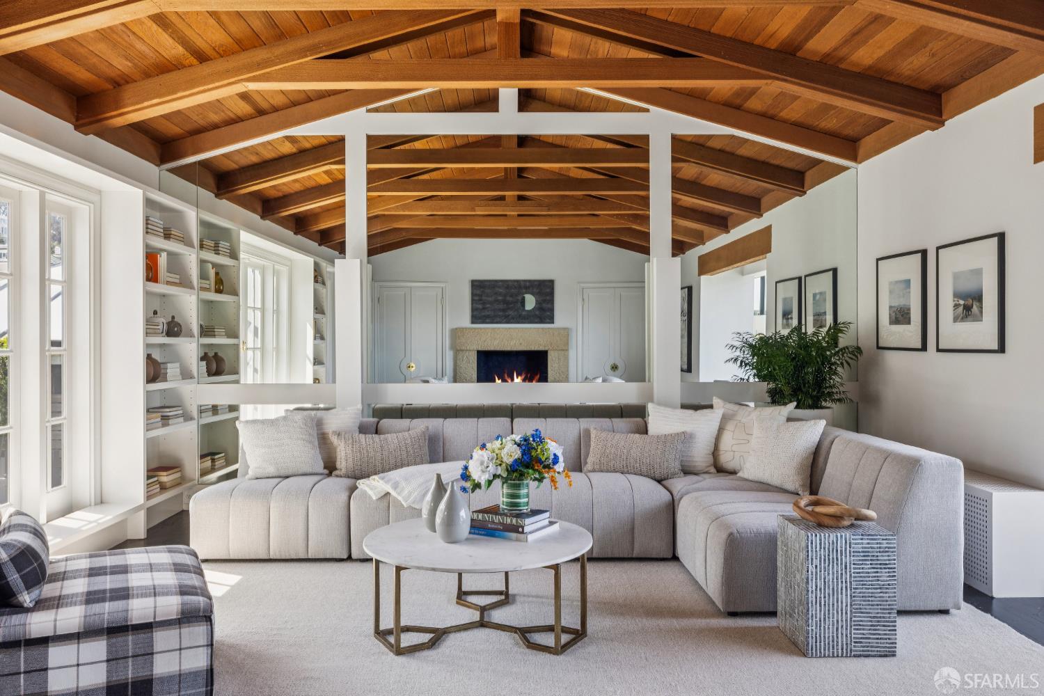 Detail Gallery Image 43 of 59 For 2684 Green St, San Francisco,  CA 94123 - 4 Beds | 4/1 Baths