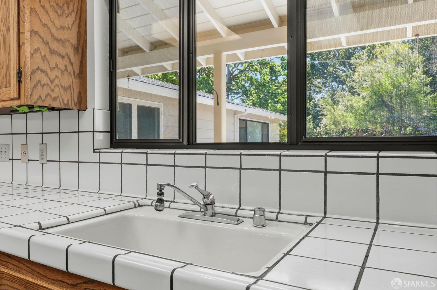 Detail Gallery Image 14 of 41 For 1322 Ashwood Ct, San Mateo,  CA 94402 - 3 Beds | 2 Baths