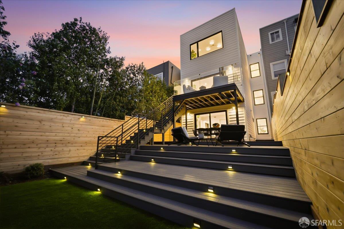 Detail Gallery Image 69 of 83 For 554 18th Ave, San Francisco,  CA 94121 - 5 Beds | 3/1 Baths