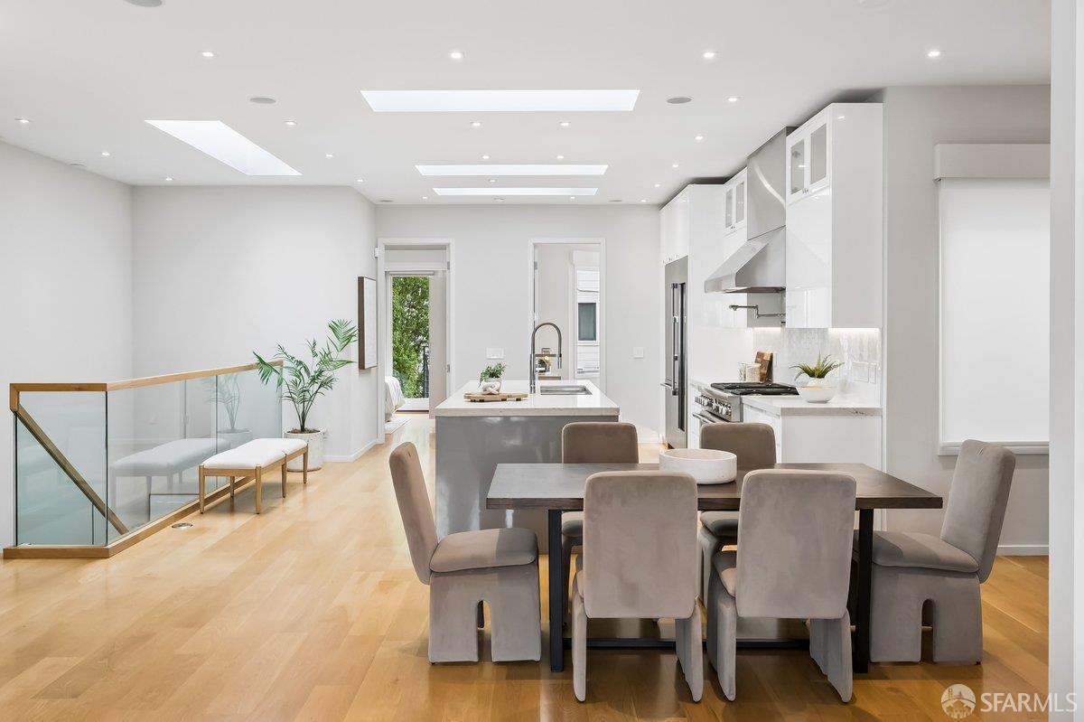 Detail Gallery Image 10 of 62 For 3107 Franklin St, San Francisco,  CA 94123 - 3 Beds | 3/2 Baths