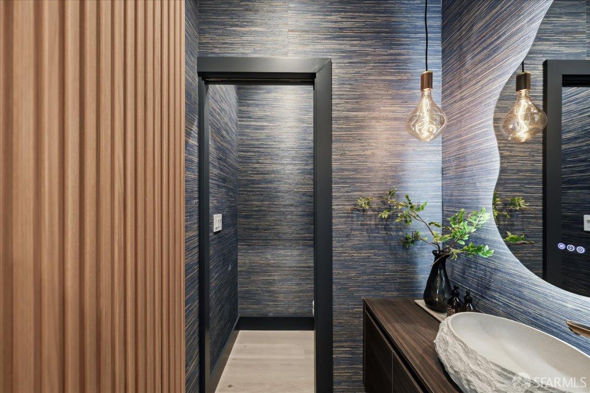 Detail Gallery Image 10 of 83 For 554 18th Ave, San Francisco,  CA 94121 - 5 Beds | 3/1 Baths