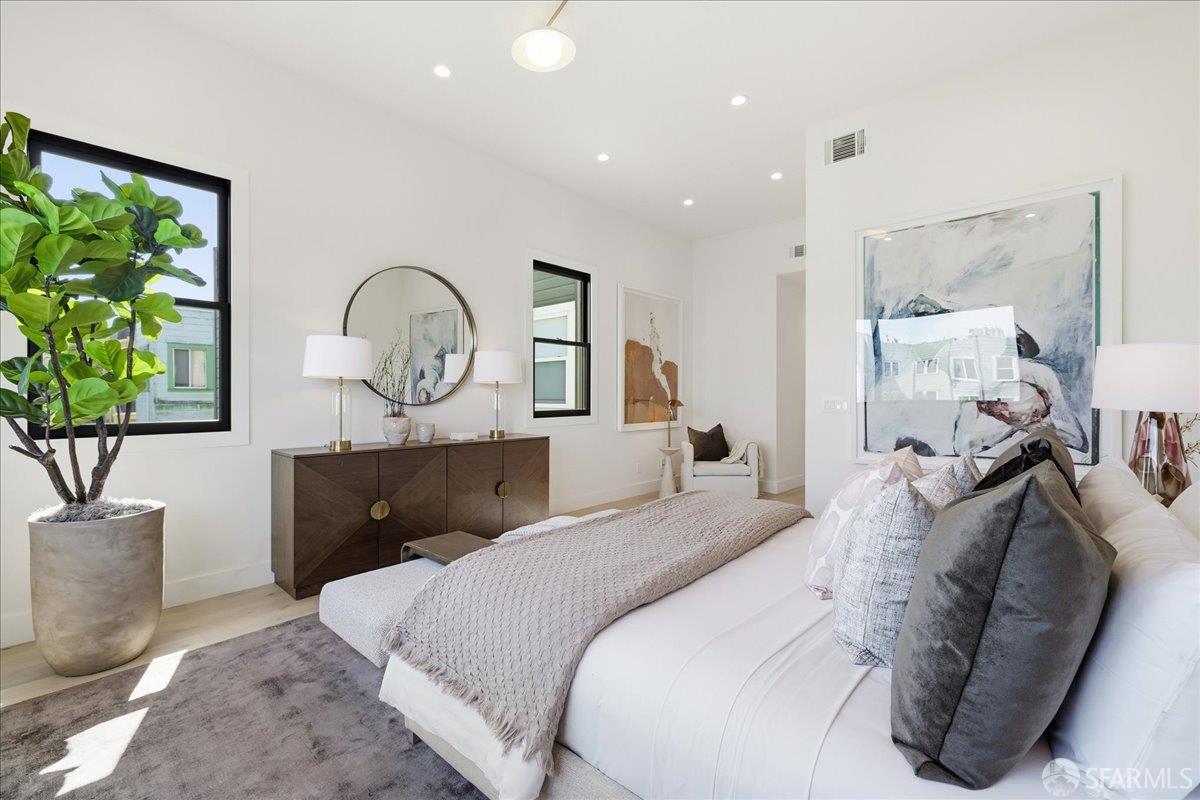 Detail Gallery Image 34 of 83 For 554 18th Ave, San Francisco,  CA 94121 - 5 Beds | 3/1 Baths