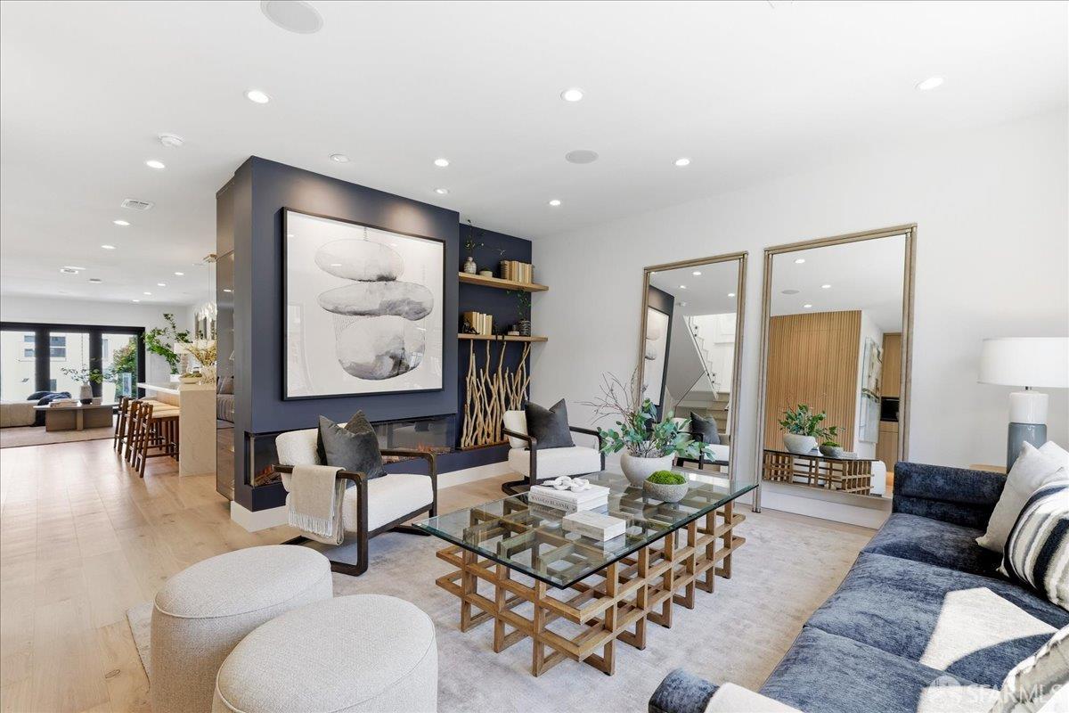 Detail Gallery Image 12 of 83 For 554 18th Ave, San Francisco,  CA 94121 - 5 Beds | 3/1 Baths