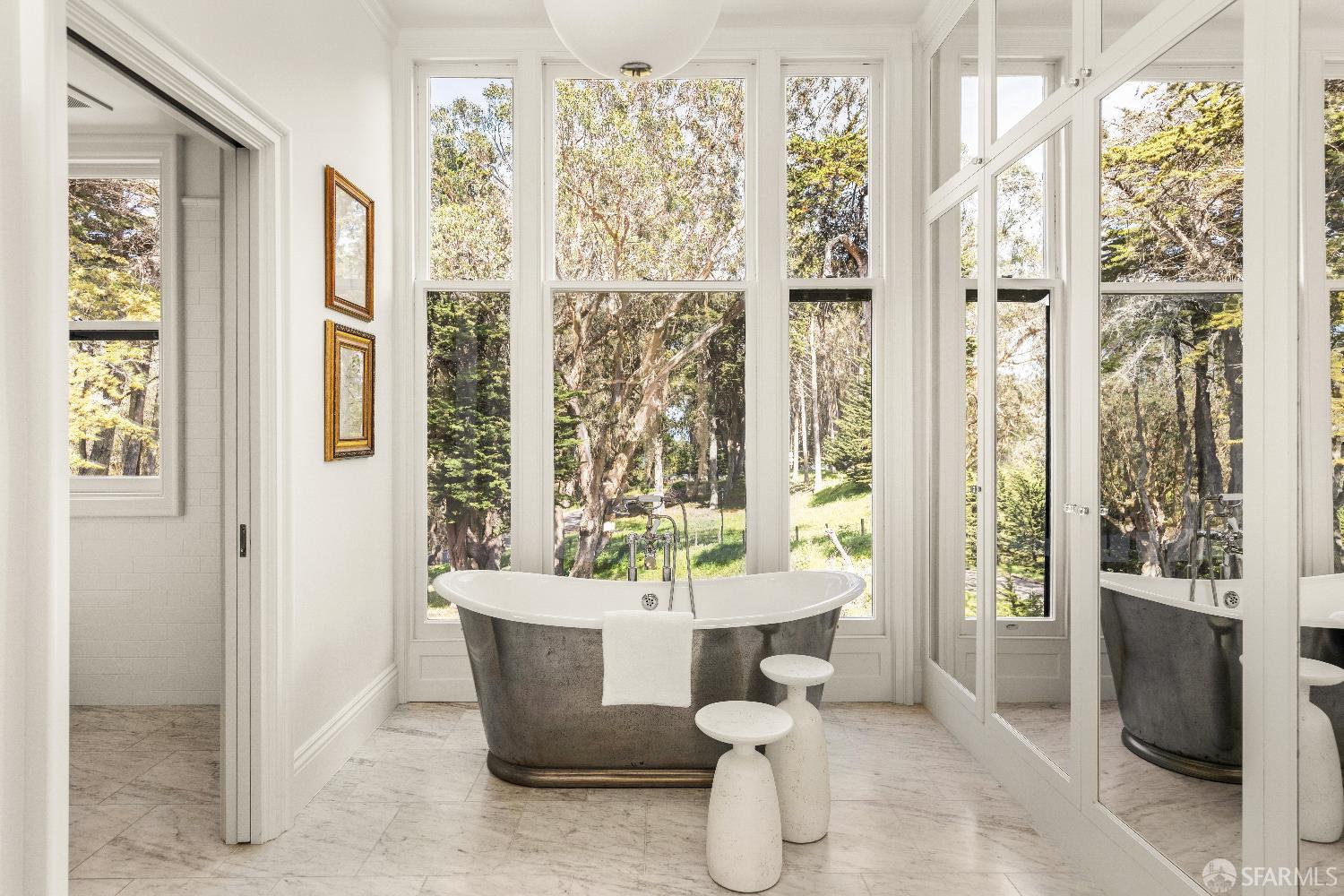 Detail Gallery Image 5 of 33 For 3232 Pacific Ave, San Francisco,  CA 94118 - 4 Beds | 3/1 Baths