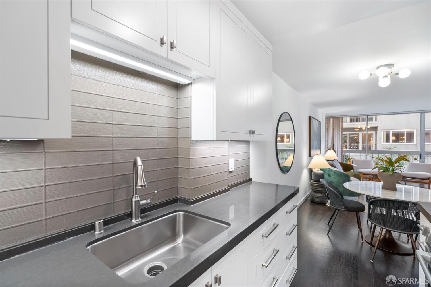 Photo #10: 426117093 Listing: Photo #10