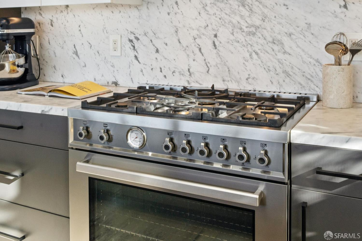 Detail Gallery Image 13 of 88 For 39 Christopher Dr, San Francisco,  CA 94131 - 5 Beds | 4 Baths