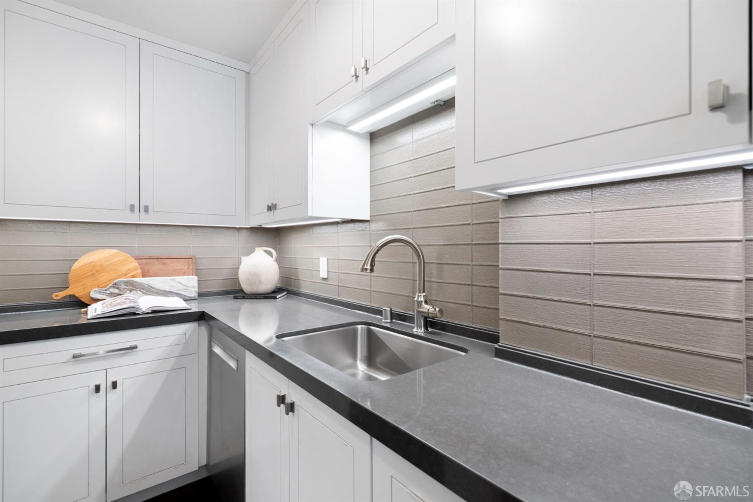 Photo #9: 426117093 Listing: Photo #9