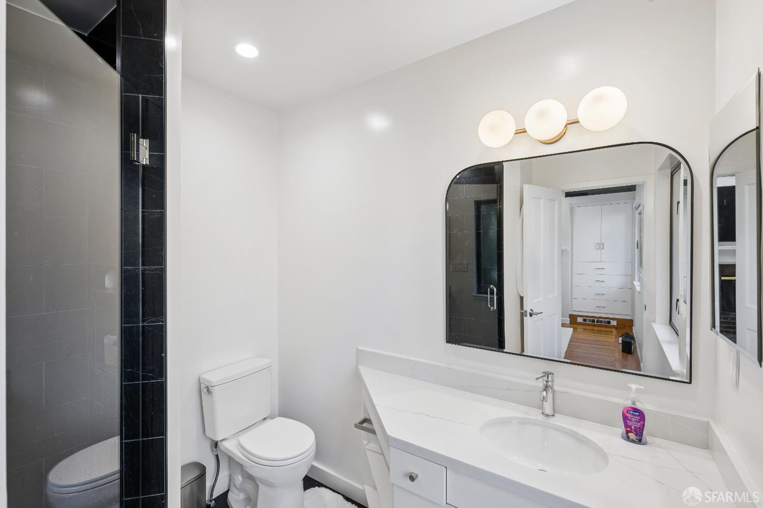 Detail Gallery Image 13 of 21 For 1022 Powell St #2,  San Francisco,  CA 94108 - 2 Beds | 2 Baths