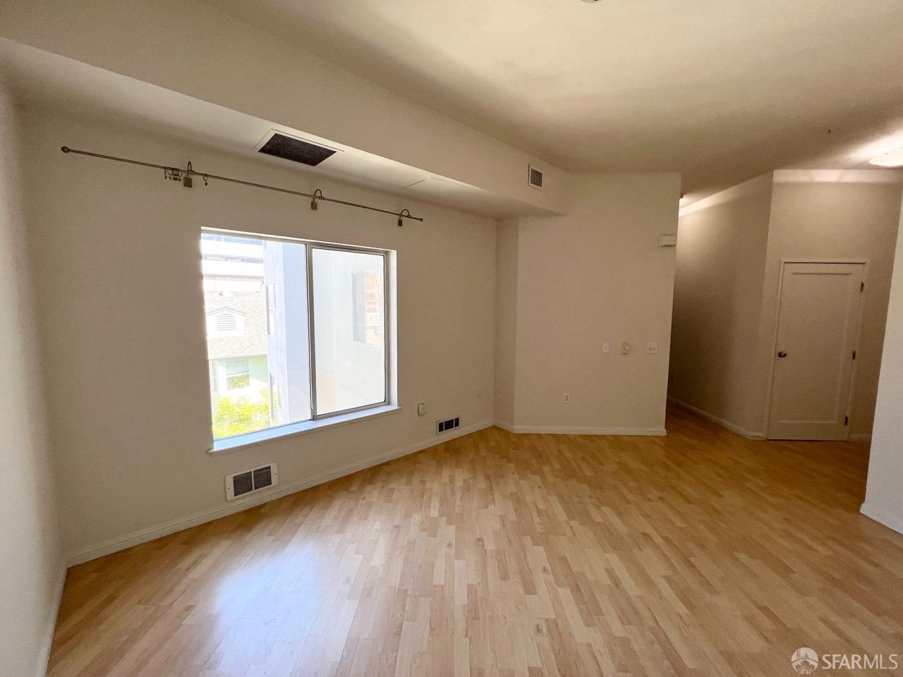 Photo #10: 426118297 Listing: Photo #10