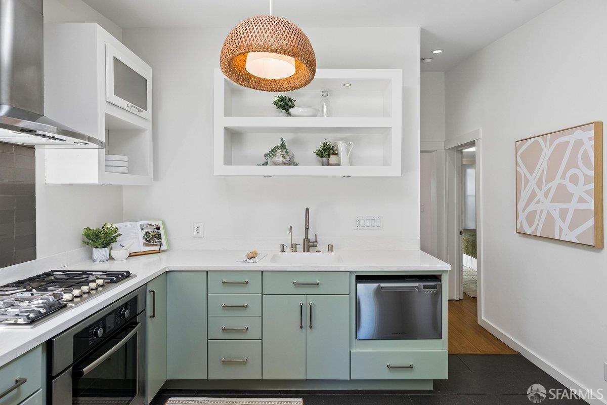 Detail Gallery Image 15 of 52 For 442 Collingwood St a,  San Francisco,  CA 94114 - 2 Beds | 1 Baths