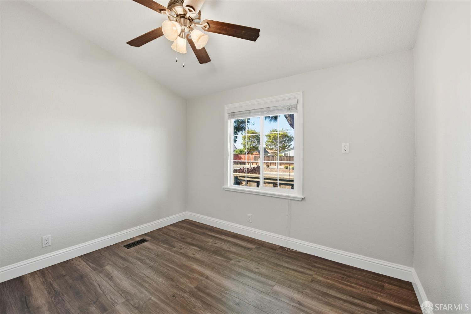 Detail Gallery Image 26 of 42 For 2470 Bourbon Dr, Hayward,  CA 94545 - 3 Beds | 2 Baths