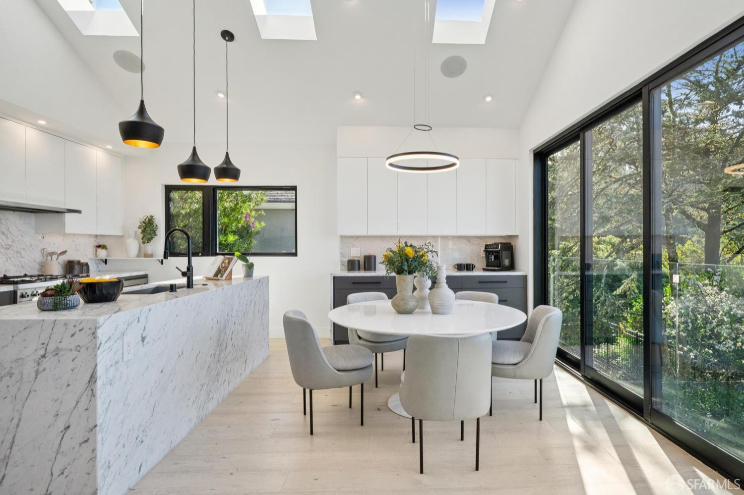 Detail Gallery Image 6 of 88 For 39 Christopher Dr, San Francisco,  CA 94131 - 5 Beds | 4 Baths