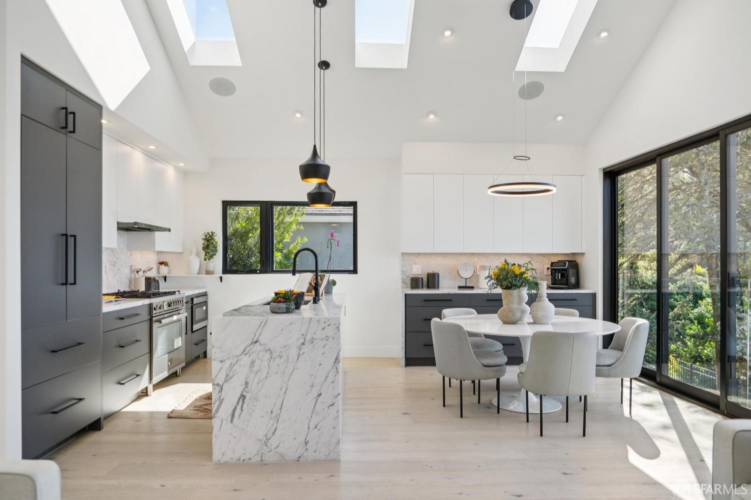 Detail Gallery Image 5 of 88 For 39 Christopher Dr, San Francisco,  CA 94131 - 5 Beds | 4 Baths