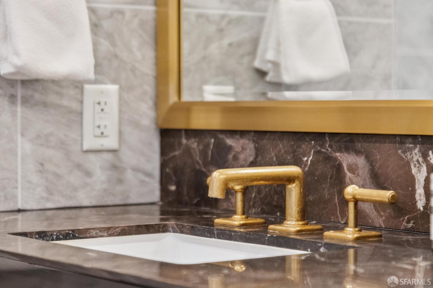 Photo #23: 426104319 Listing: Photo #23