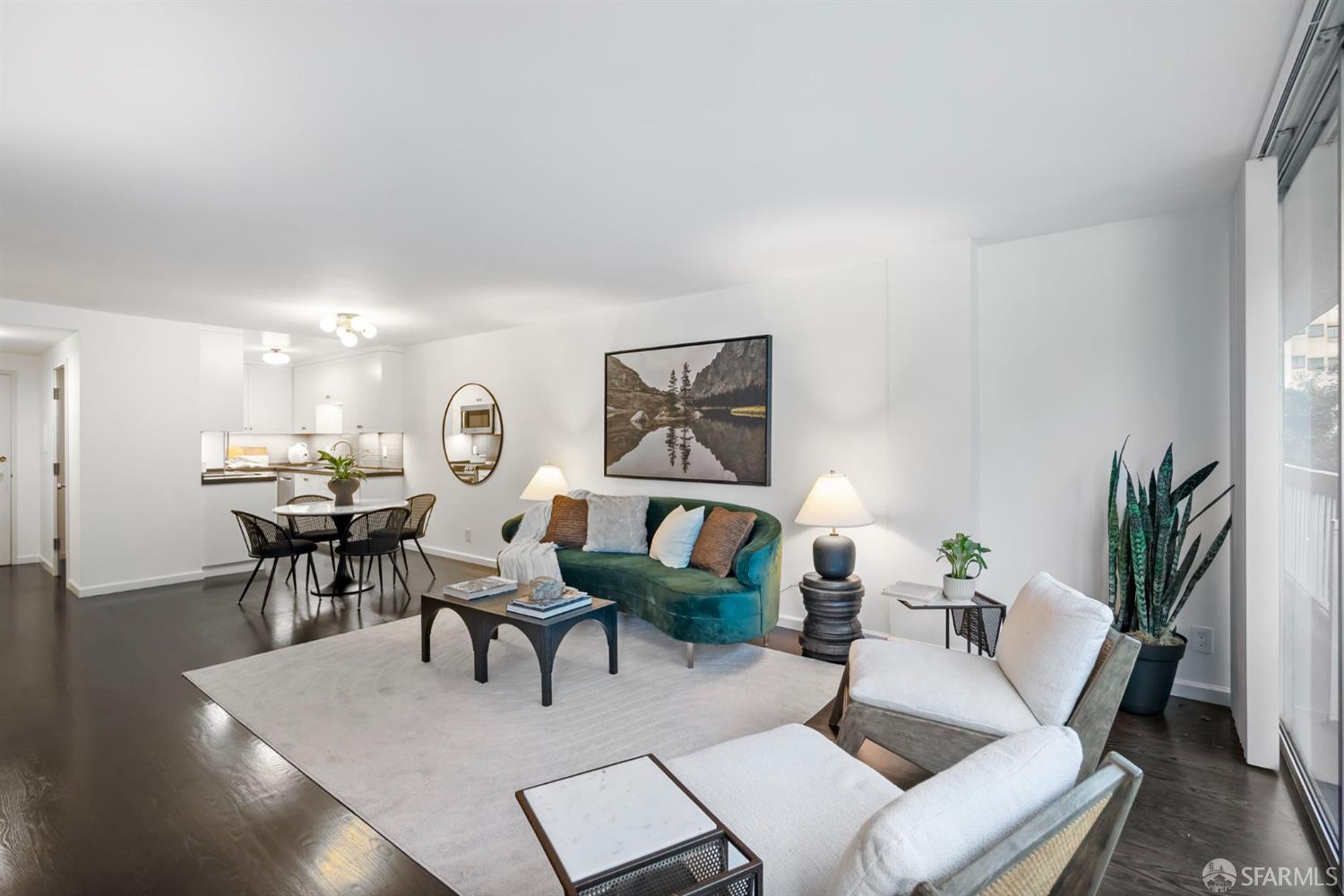 Photo #2: 426117093 Listing: Photo #2