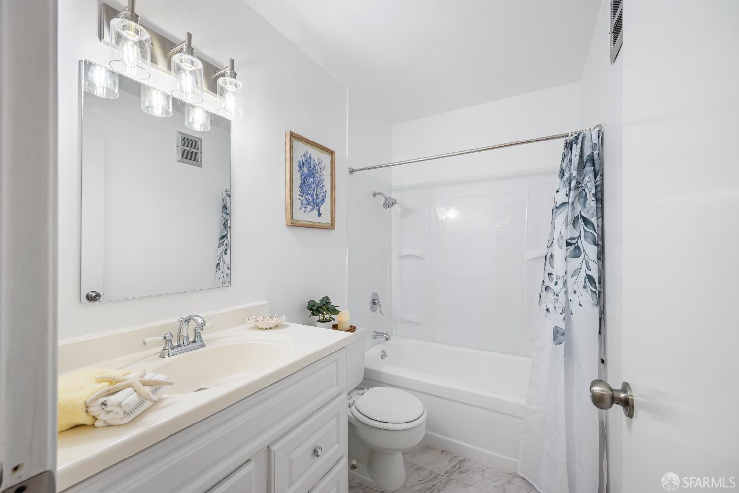 Detail Gallery Image 19 of 56 For 1327 Webster St #B210,  Alameda,  CA 94501 - 2 Beds | 1 Baths