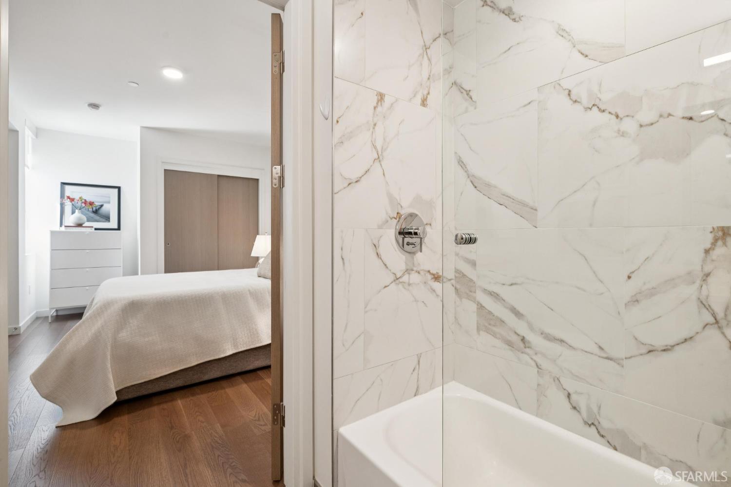 Photo #17: 426116983 Listing: Photo #17