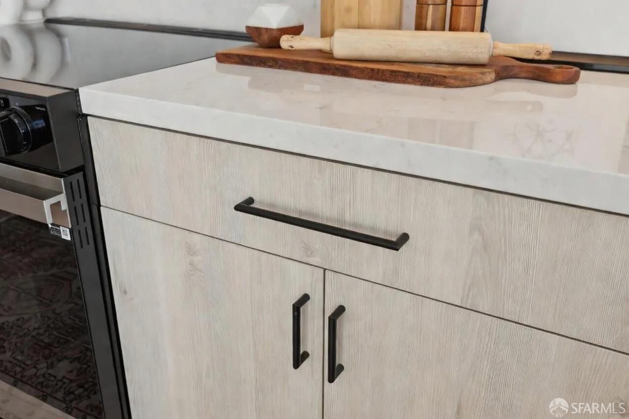 Detail Gallery Image 7 of 26 For 986 S Van Ness Ave #503,  San Francisco,  CA 94110 - 2 Beds | 1 Baths