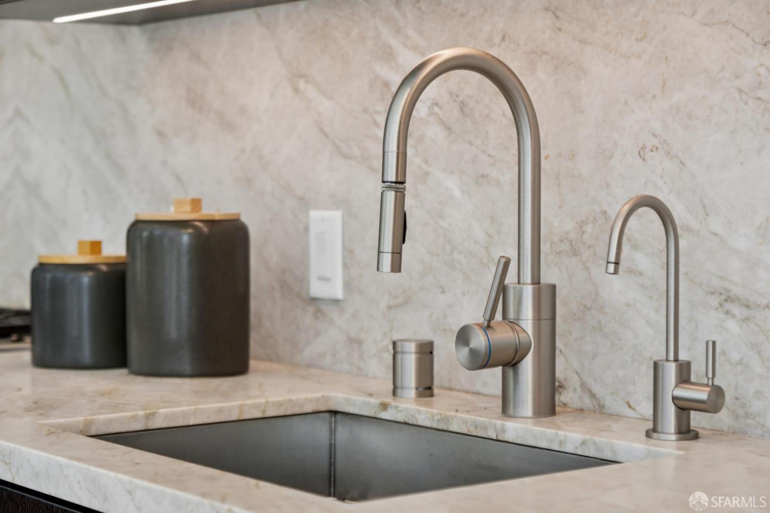 Photo #8: 426104319 Listing: Photo #8