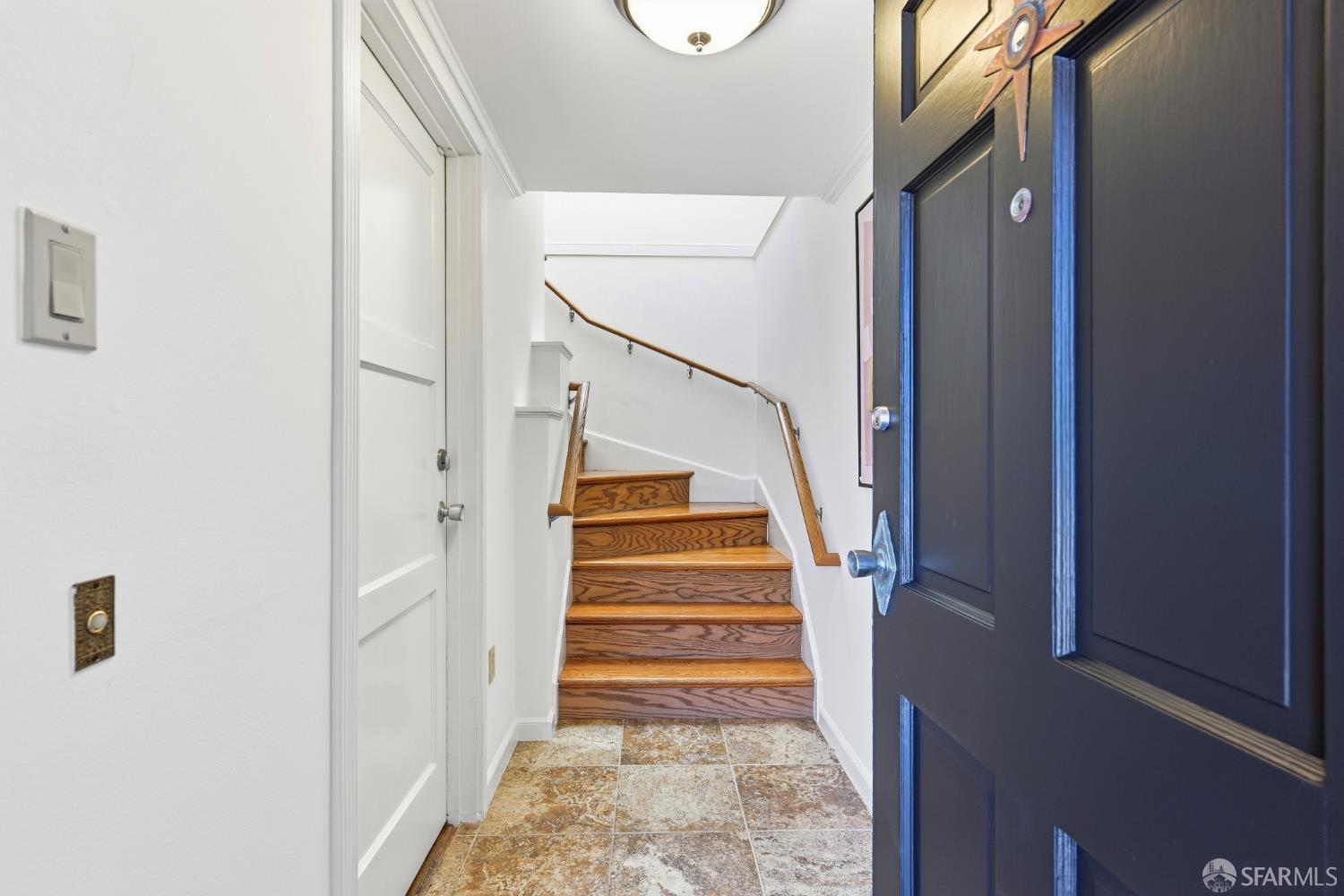 Detail Gallery Image 3 of 46 For 3626 Ulloa St, San Francisco,  CA 94116 - 3 Beds | 1/1 Baths