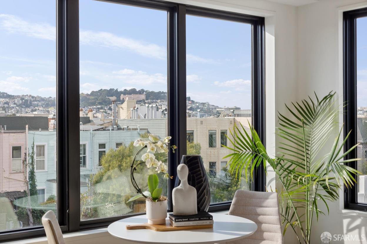 Detail Gallery Image 3 of 26 For 986 S Van Ness Ave #503,  San Francisco,  CA 94110 - 2 Beds | 1 Baths