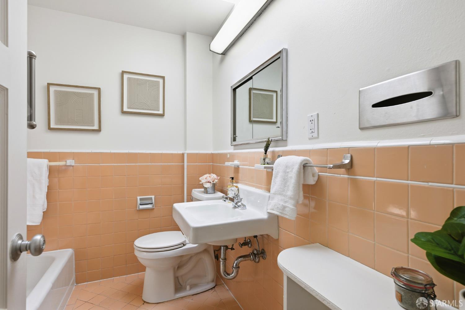 Detail Gallery Image 20 of 46 For 3626 Ulloa St, San Francisco,  CA 94116 - 3 Beds | 1/1 Baths