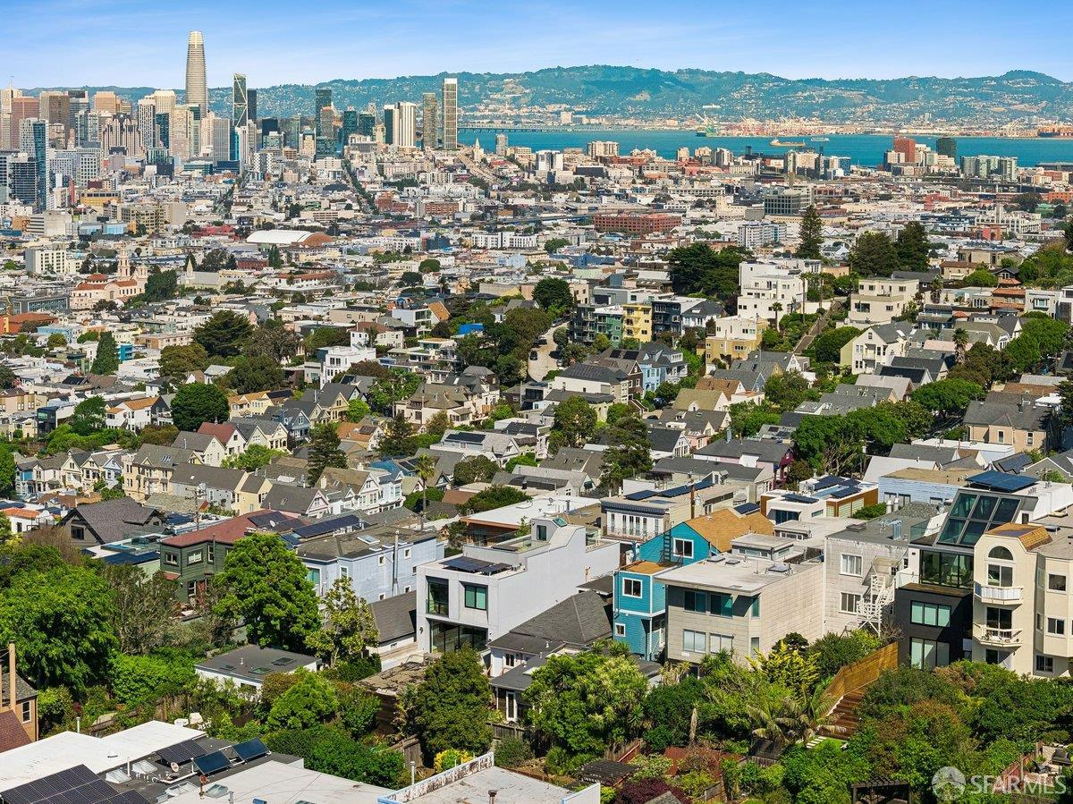 Detail Gallery Image 34 of 52 For 442 Collingwood St a,  San Francisco,  CA 94114 - 2 Beds | 1 Baths