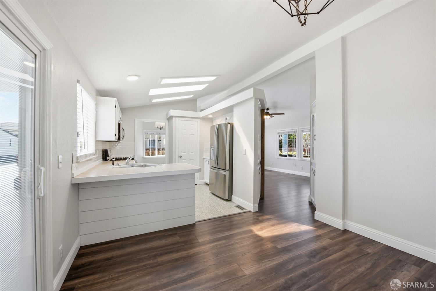 Detail Gallery Image 13 of 42 For 2470 Bourbon Dr, Hayward,  CA 94545 - 3 Beds | 2 Baths