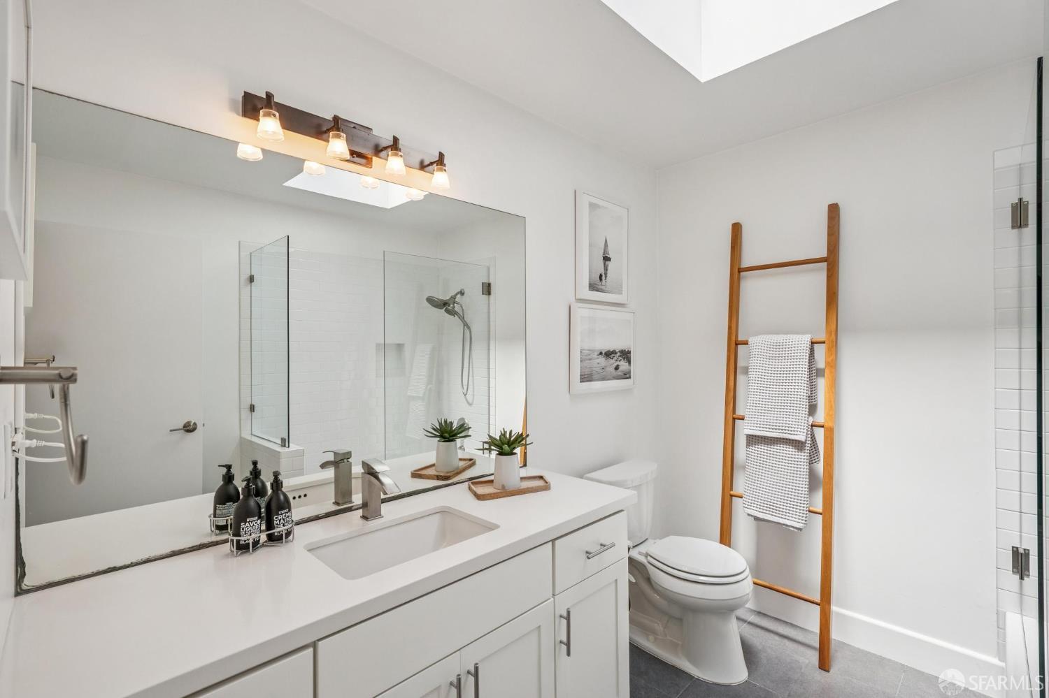 Detail Gallery Image 28 of 39 For 67 Beaumont Ave, San Francisco,  CA 94118 - 3 Beds | 2 Baths