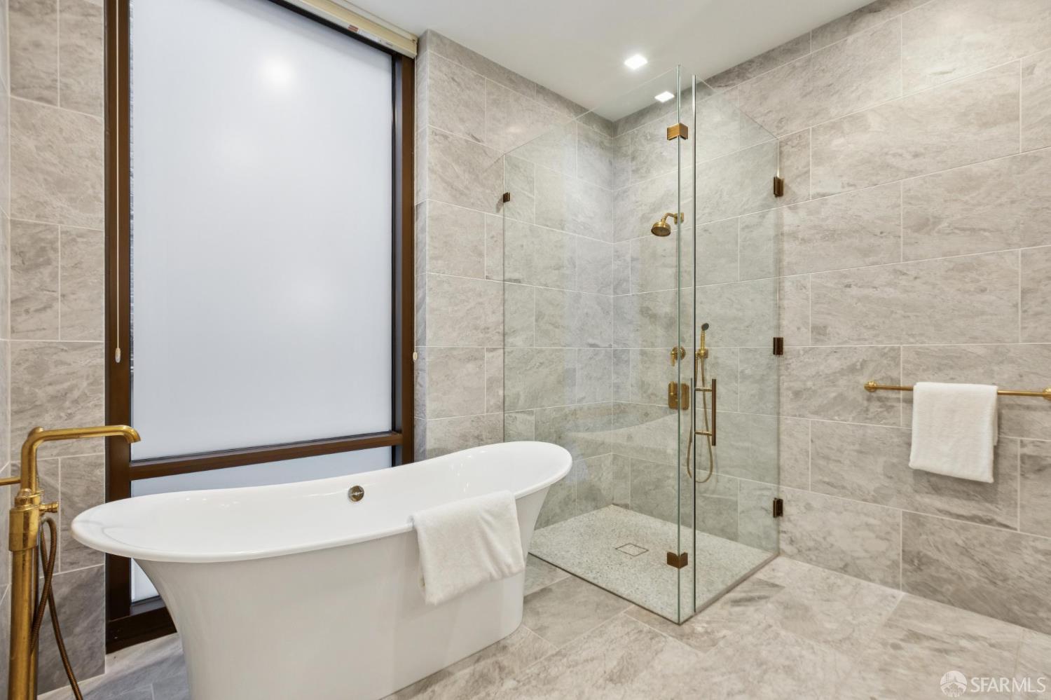 Photo #25: 426104319 Listing: Photo #25