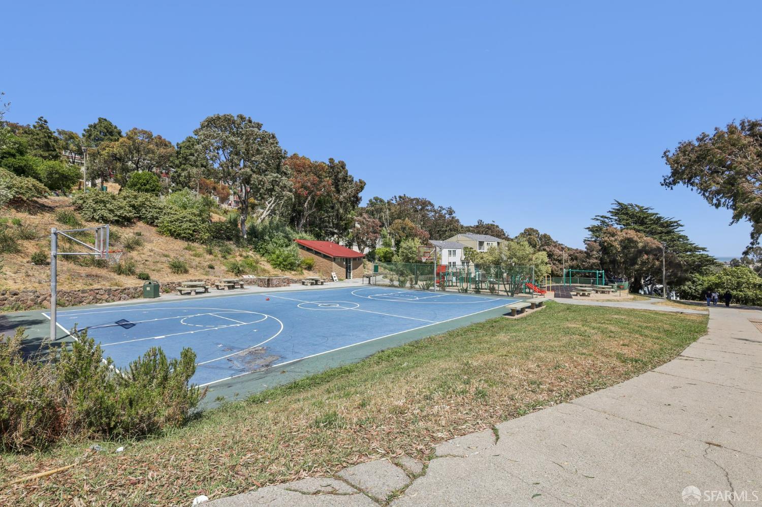 134 Albatross, San Francisco, CA, 94124