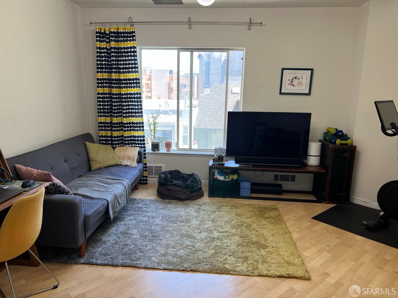 Photo #5: 426118297 Listing: Photo #5