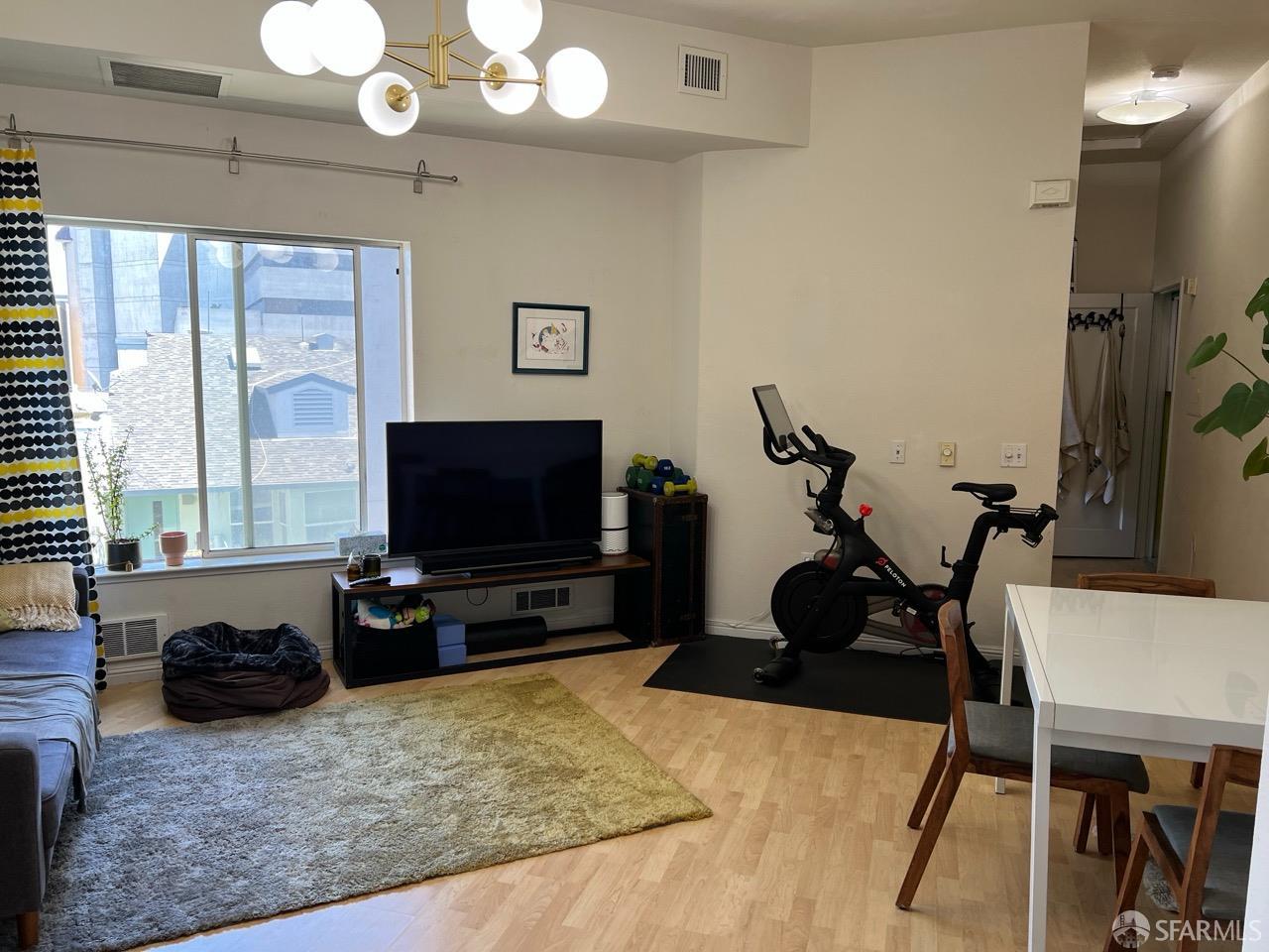 Photo #6: 426118297 Listing: Photo #6