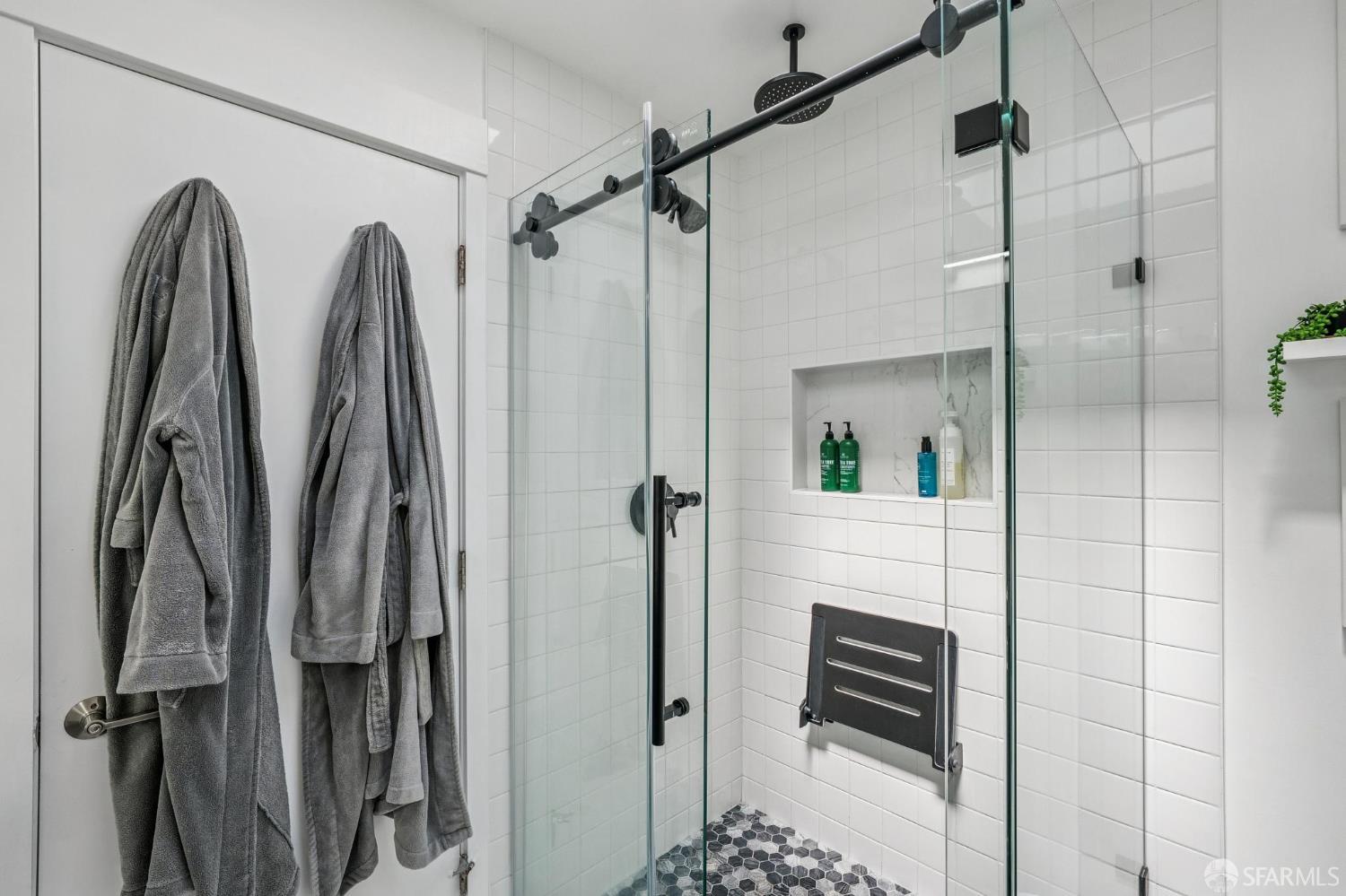 Detail Gallery Image 23 of 39 For 67 Beaumont Ave, San Francisco,  CA 94118 - 3 Beds | 2 Baths